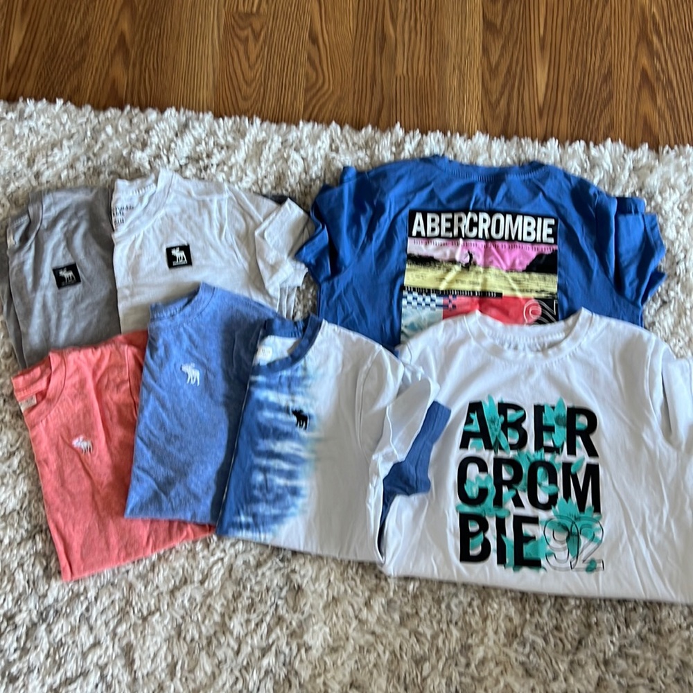 Lot of 6 boys tshirts